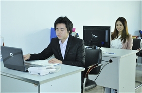 恒通源辦公區(qū) 恒通源辦公區(qū)