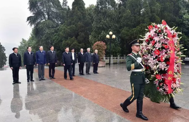 【重磅】習(xí)近平考察安徽金寨光伏扶貧項(xiàng)目 【重磅】習(xí)近平考察安徽金寨光伏扶貧項(xiàng)目